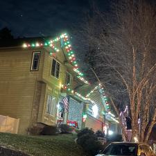 Traditional-Red-Green-Gold-Christmas-Light-Installation-Veradale-WA 1